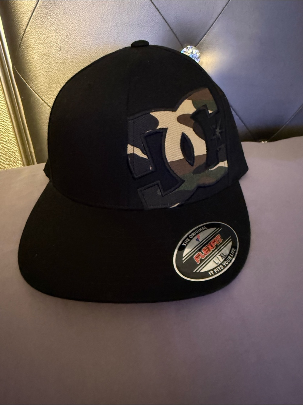 NEW MENS DC SHOES FLEXFIT FITTED BLACK CAMO HAT SIZE L/XL